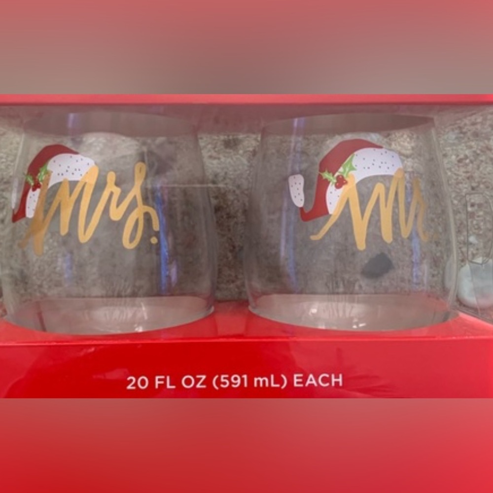 NWT Mr & Mrs Santa Wine Glasses -20 oz